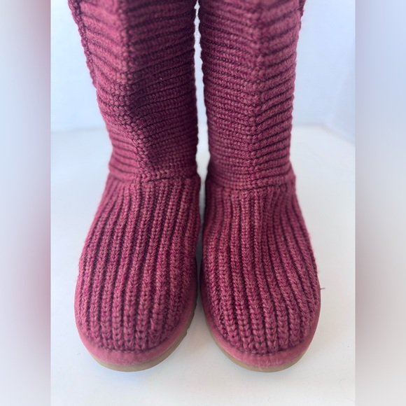 UGG Knit Sweater Classic Cardy Button Boots Casual Winter Fall Women’s Size 8 - Picture 3 of 8